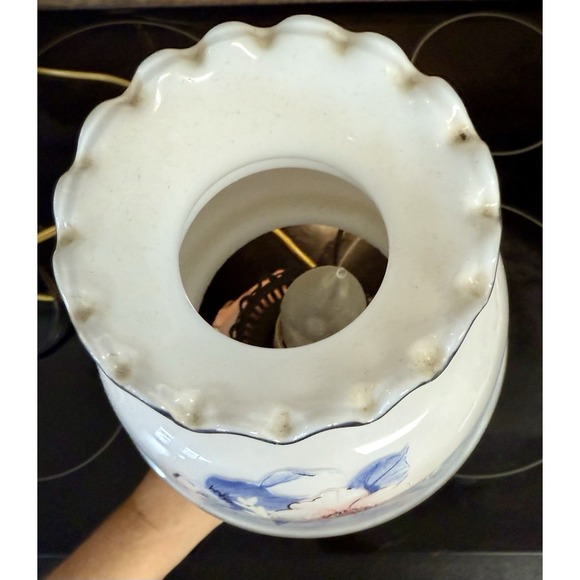 Title: Vintage Floral Glass Hurricane Table Lamp with Brass-Tone Base – Works - Picture 5 of 15